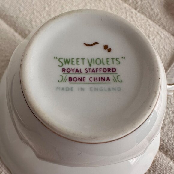 Vintage Royal Stafford Sweet Violets Square Tea Cup & Saucer Set Bone China Gold - Picture 9 of 11